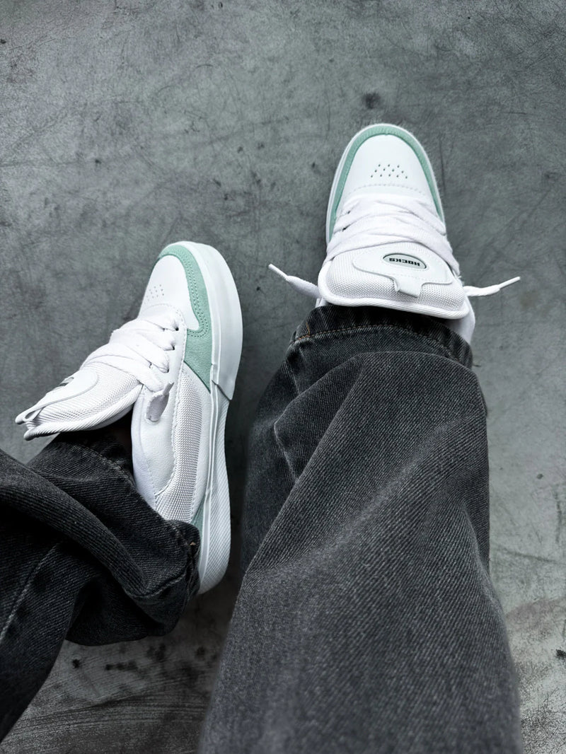 Hocks Puff Pimp Iris