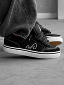 Tesla Flow Preto Branco