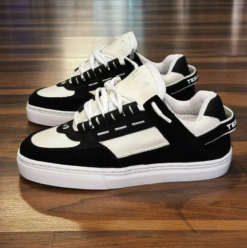 Tesla Coil Black White UV Purple